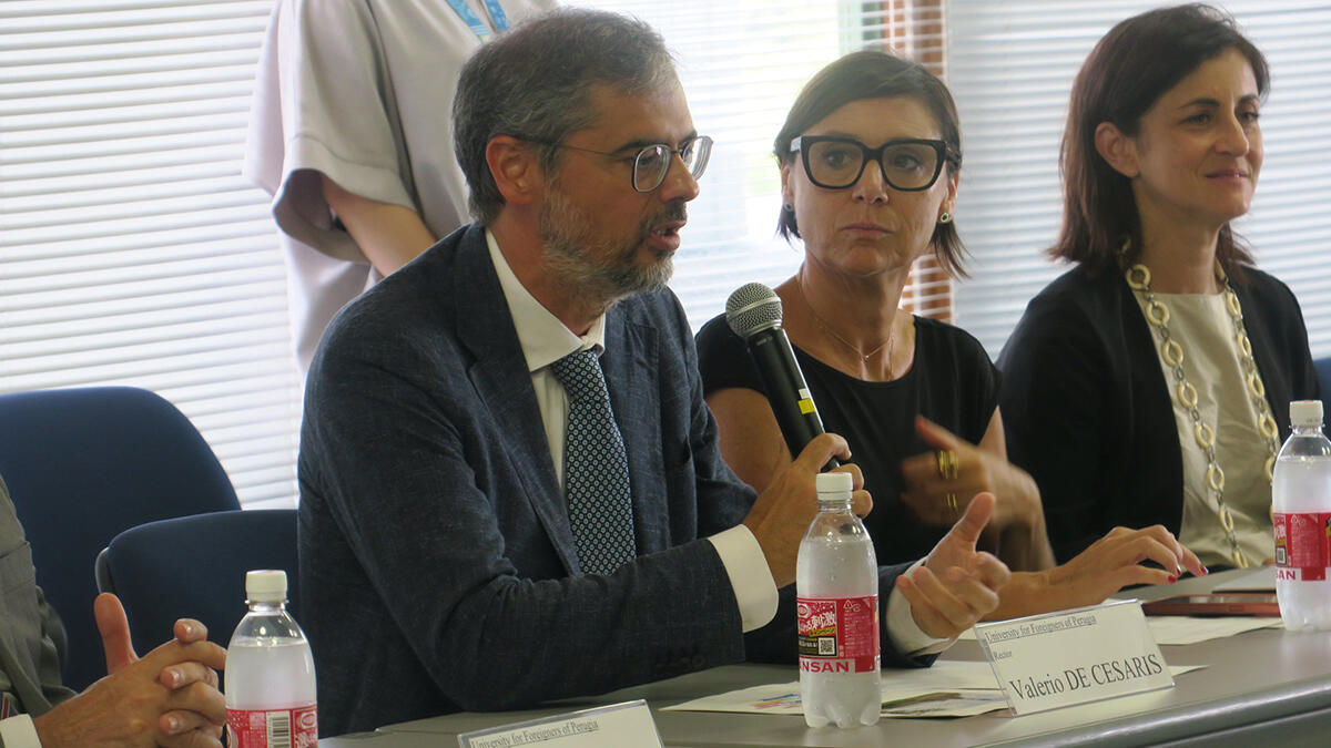 ペルージャ大学ヴァレリオ・デチェーザリス学長