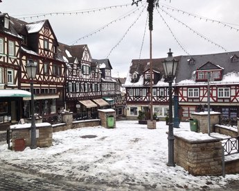 木組みの家が並ぶブラウンフェルスの街並み