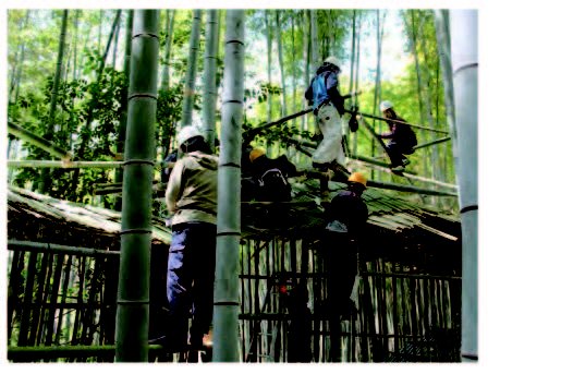 建設中の竹の会所