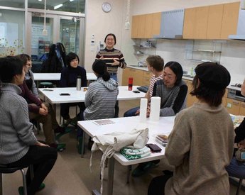 料理の説明風景