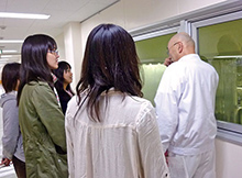 生活栄養学科 食品加工実習（工場見学）写真